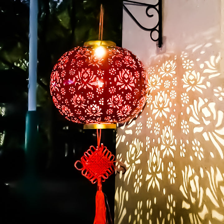 2025-chinese-new-year-solar-wireless-outdoor-red-lantern-with-led-lights-01