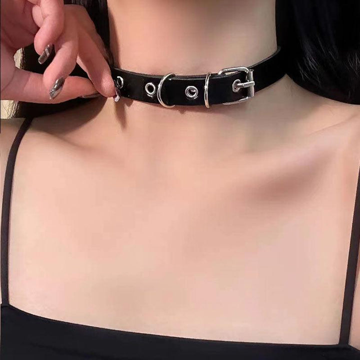 a woman wear a gothic black leather buckle choker