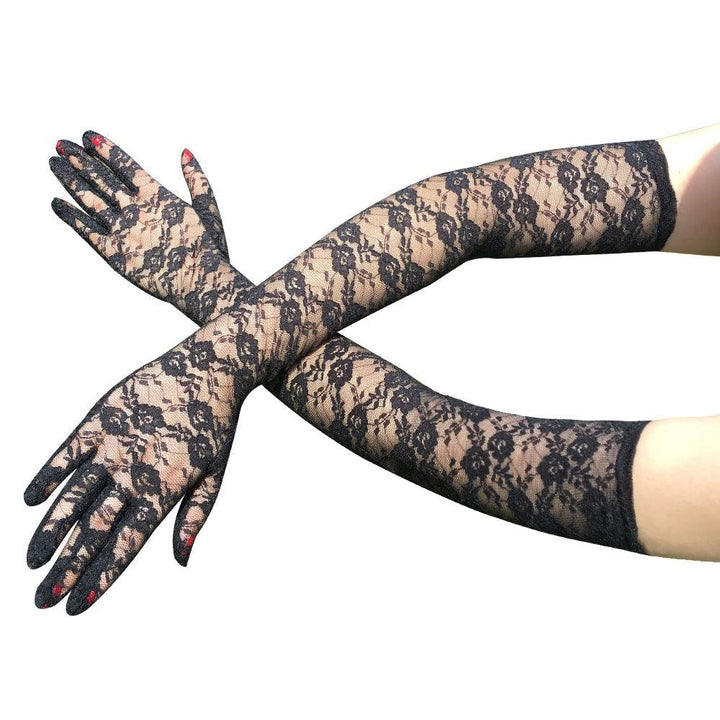 a woman wear gothic black wedding lace full finger long gloves