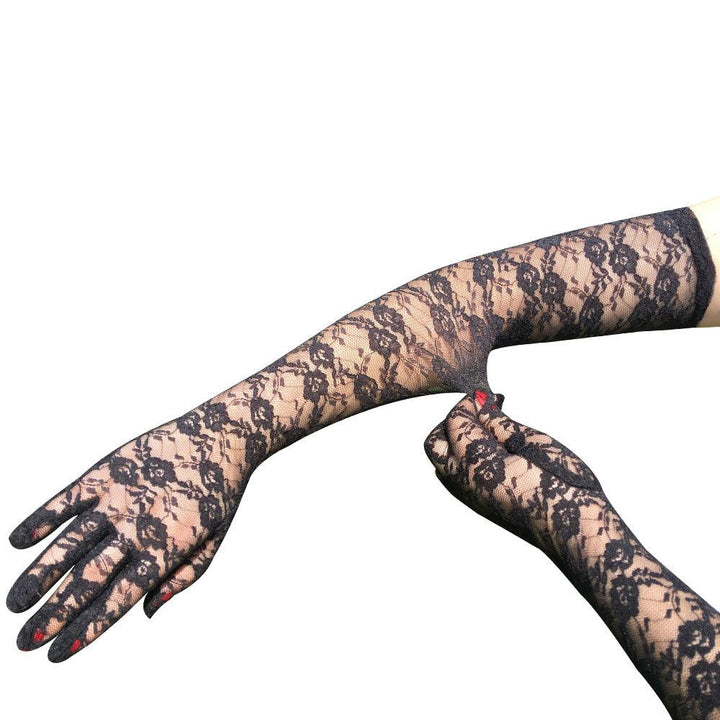 a woman wear gothic black wedding lace full finger long gloves