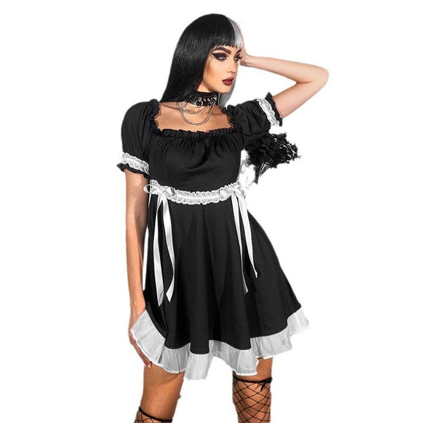 a woman wear a gothic sexy bubble sleeve princess dress