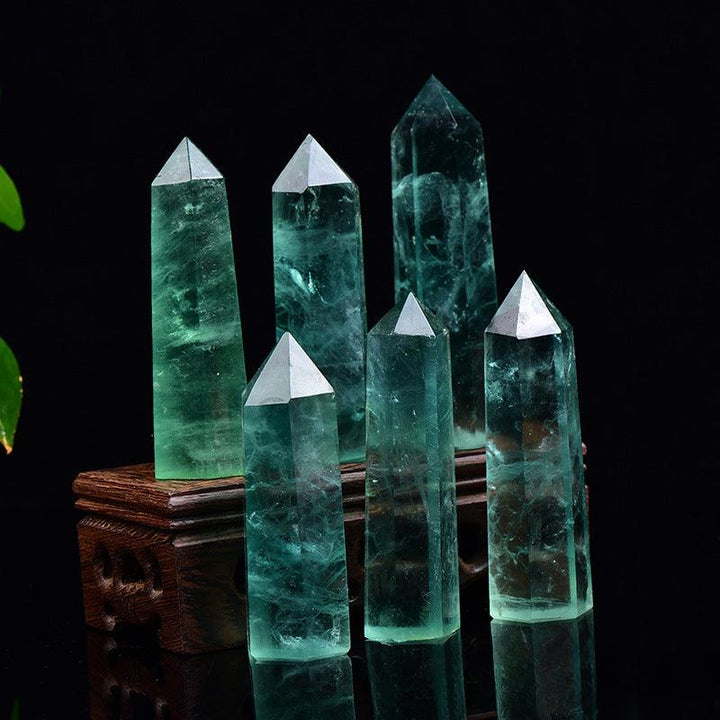 green fluorite tower feng shui hexagonal fluorite crystal raw stone tower on the table