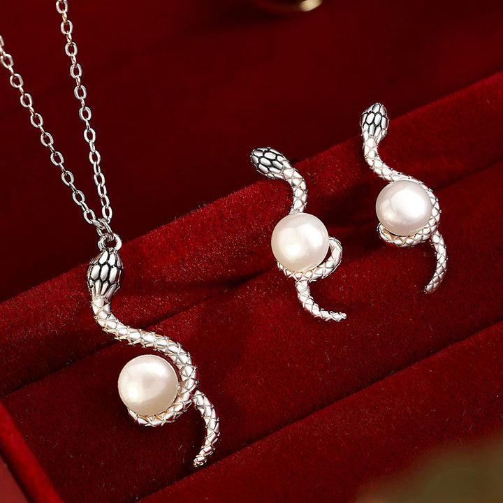 year-of-the-snake-pearl-protection-and-blessing-necklace-05